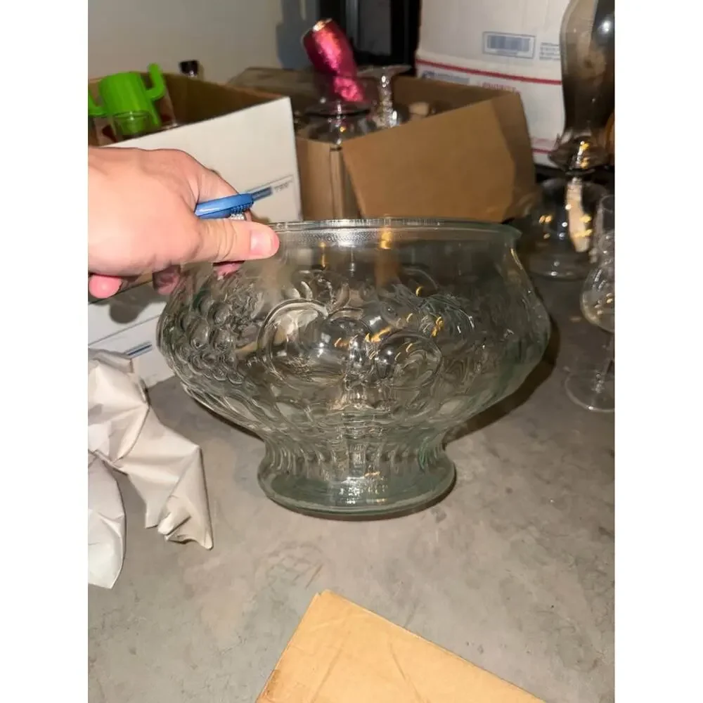 Vintage Jeannette Glass Grape Vine/Fruit Punch Bowl With 8 Cups Very Nice